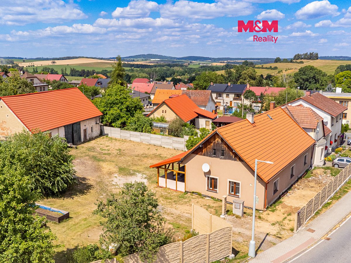 Prodej rodinného domu 143 m², pozemek 1514 m²